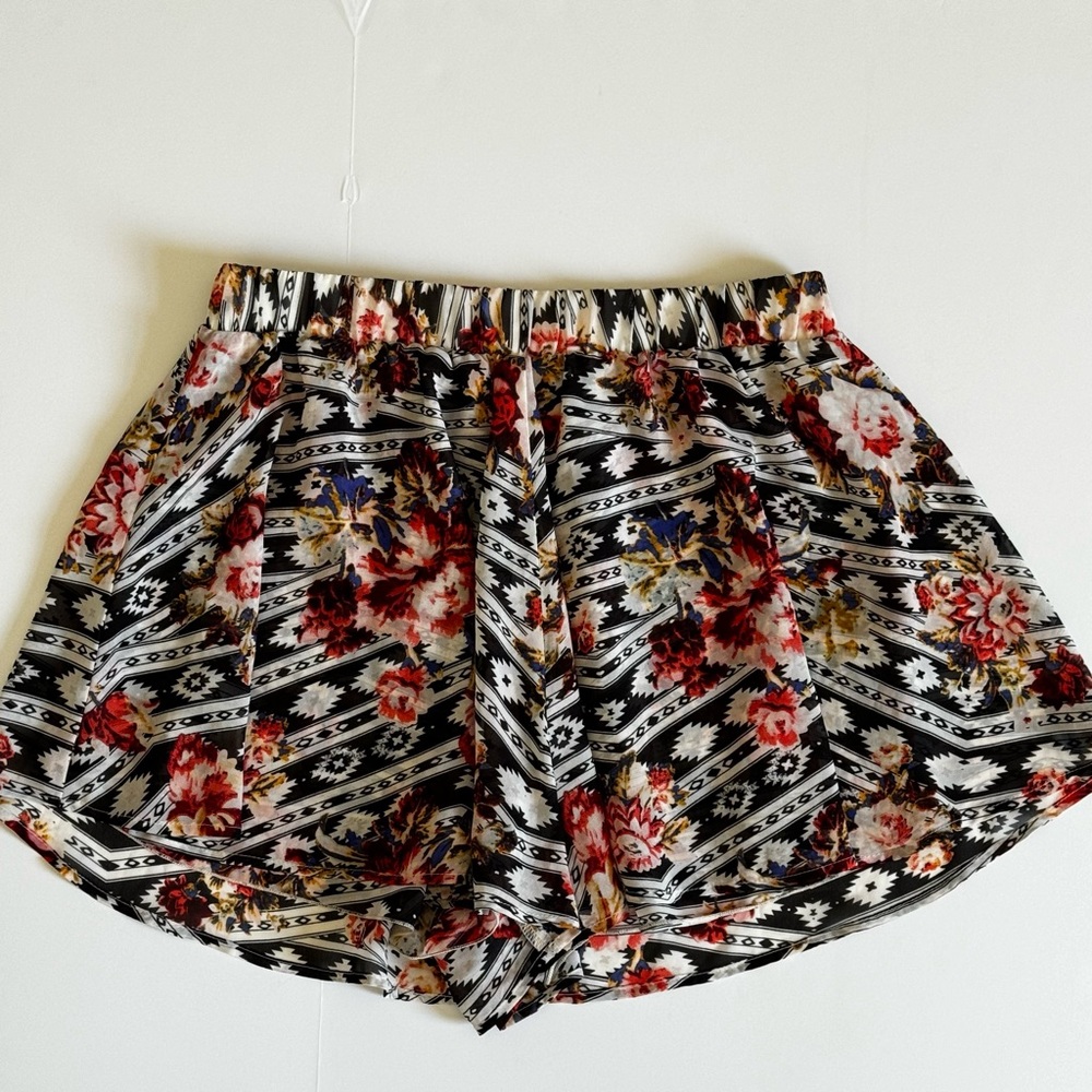 Show Me Your Mumu Swing Flowy Aztec Floral Elastic Waist Shorts Size XLarge